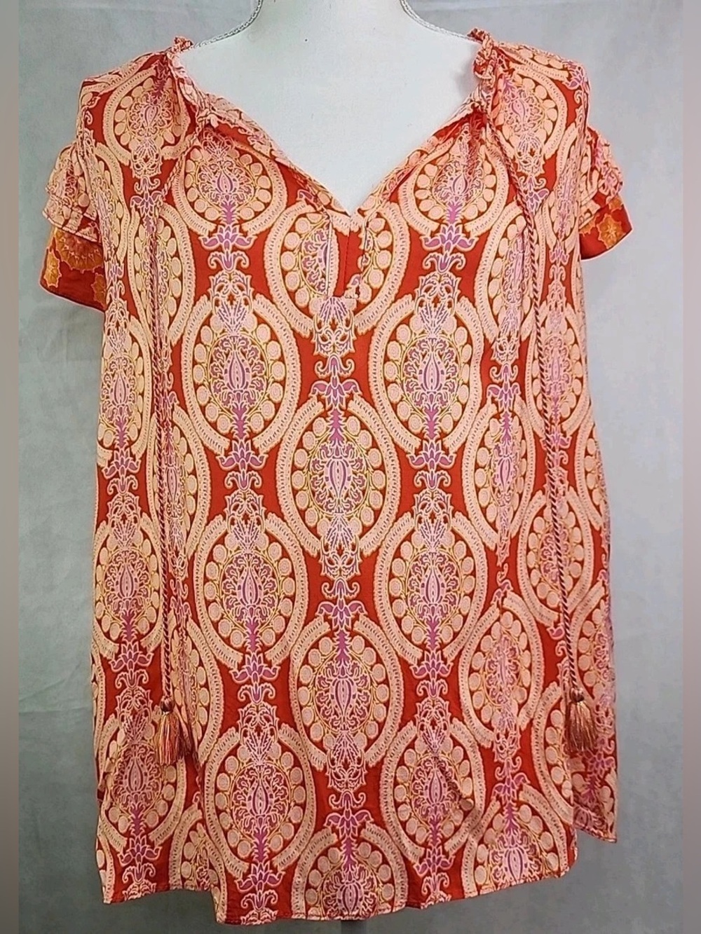 Rose+ Olive Peach-Orange Printed V-Neck Short Sleeve Top Tassel